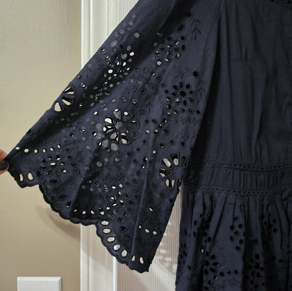 Soft Surroundings Alejandra Eyelet Tunic, Peplum Hem, 3/4 Bell Sleeves, EUC! - Picture 4 of 13